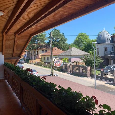 Hableany Etterem, Pizzeria Es Vendeghaz Bed & Breakfast Balatonmáriafürdő Eksteriør bilde