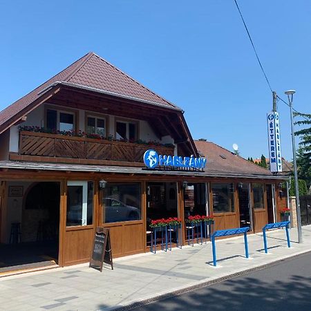 Hableany Etterem, Pizzeria Es Vendeghaz Bed & Breakfast Balatonmáriafürdő Eksteriør bilde