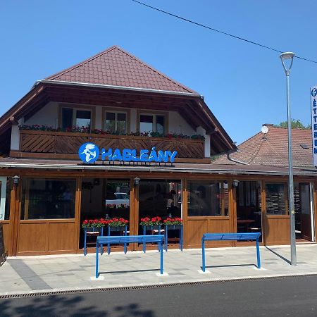 Hableany Etterem, Pizzeria Es Vendeghaz Bed & Breakfast Balatonmáriafürdő Eksteriør bilde