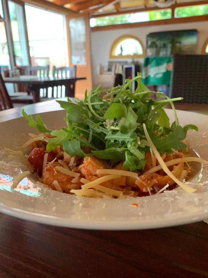 Hableany Etterem, Pizzeria Es Vendeghaz Bed & Breakfast Balatonmáriafürdő Eksteriør bilde
