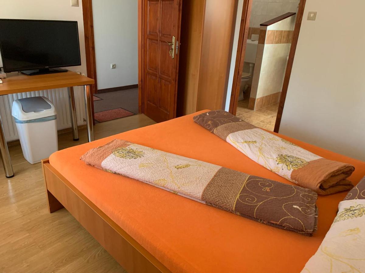Hableany Etterem, Pizzeria Es Vendeghaz Bed & Breakfast Balatonmáriafürdő Eksteriør bilde