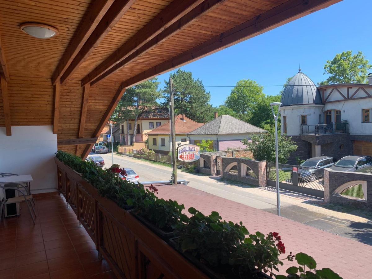 Hableany Etterem, Pizzeria Es Vendeghaz Bed & Breakfast Balatonmáriafürdő Eksteriør bilde
